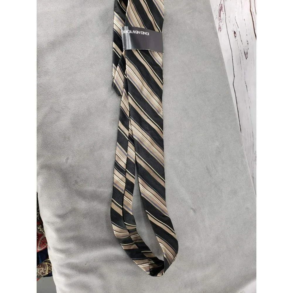 Jones New York 100% Imported Silk Striped Men's NWT‎ Tie